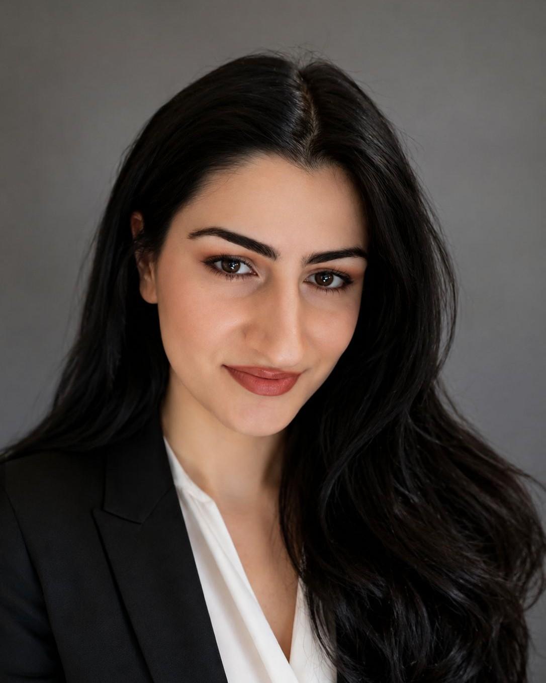 Julia Ghazanfari headshot